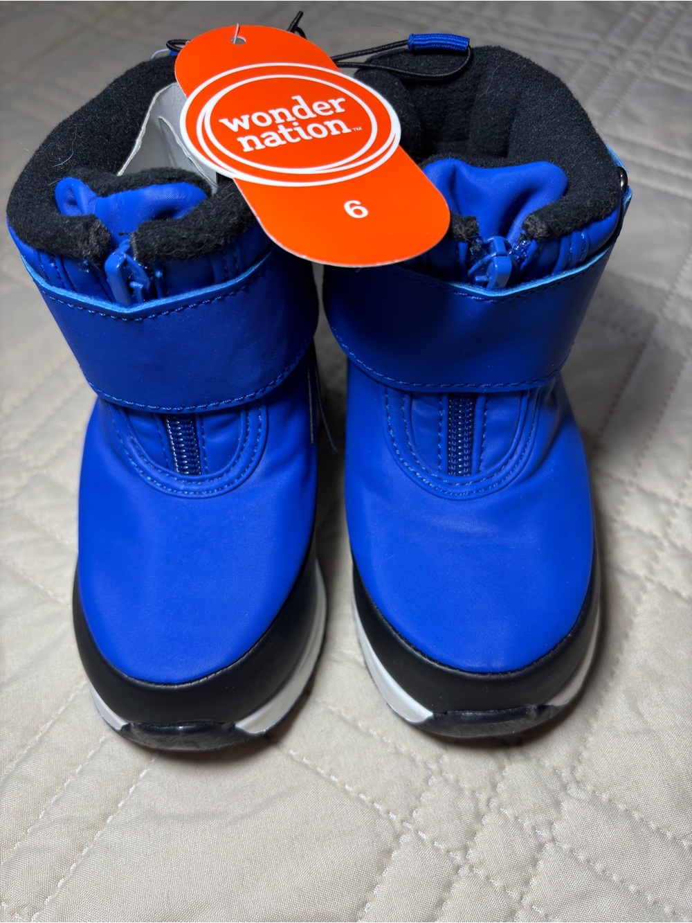 Kids size 6 Blue Winter Snow Boots - Skid Resistant